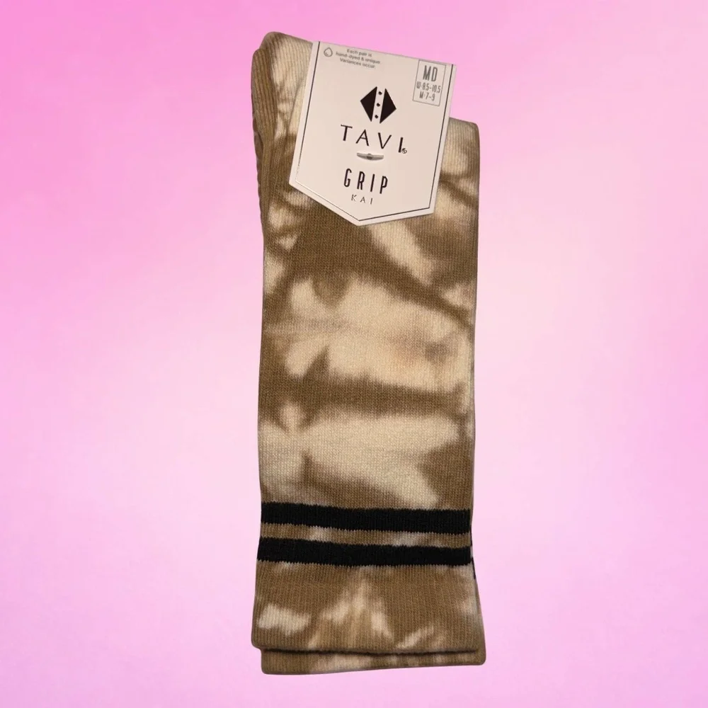 Grip Socks TAVI Pilates Barre Crew Socks 🩰 🤍 ✨ 🌸